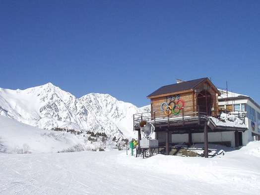 ５月まで滑れる、白馬八方尾根　岩岳　五竜　４７　栂池スキー場　ビッグなスキー場が至近です
